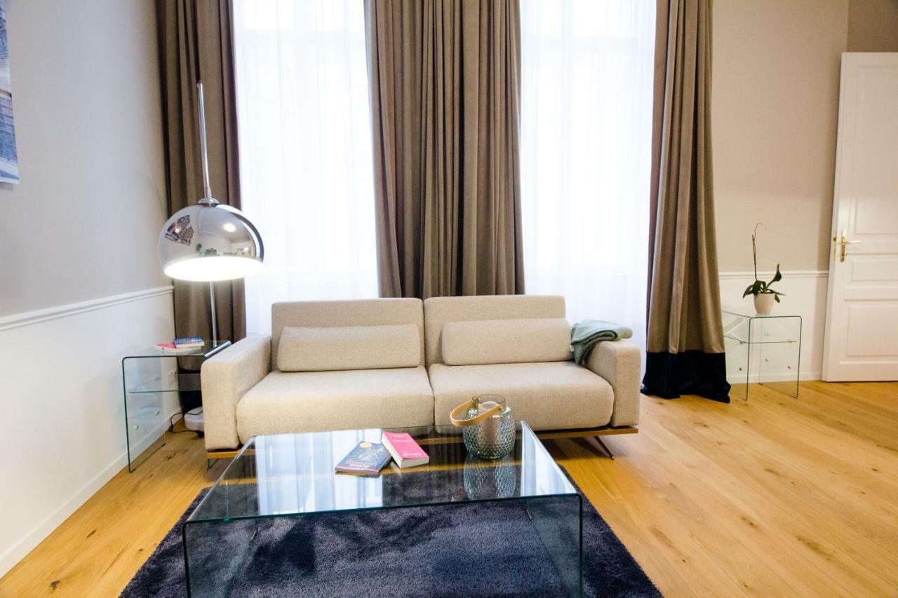 Studio Apartments Urania - Mai'S Apartments Вена Экстерьер фото