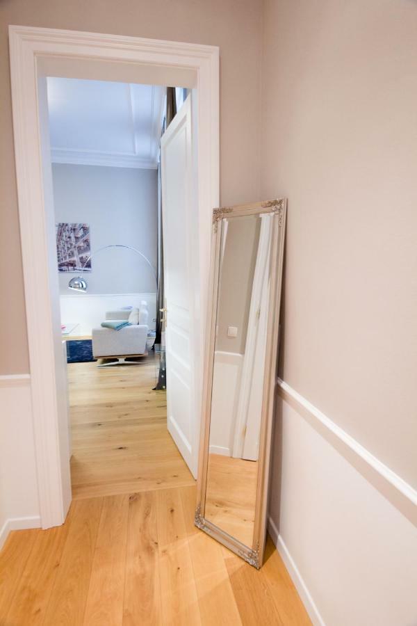 Studio Apartments Urania - Mai'S Apartments Вена Экстерьер фото