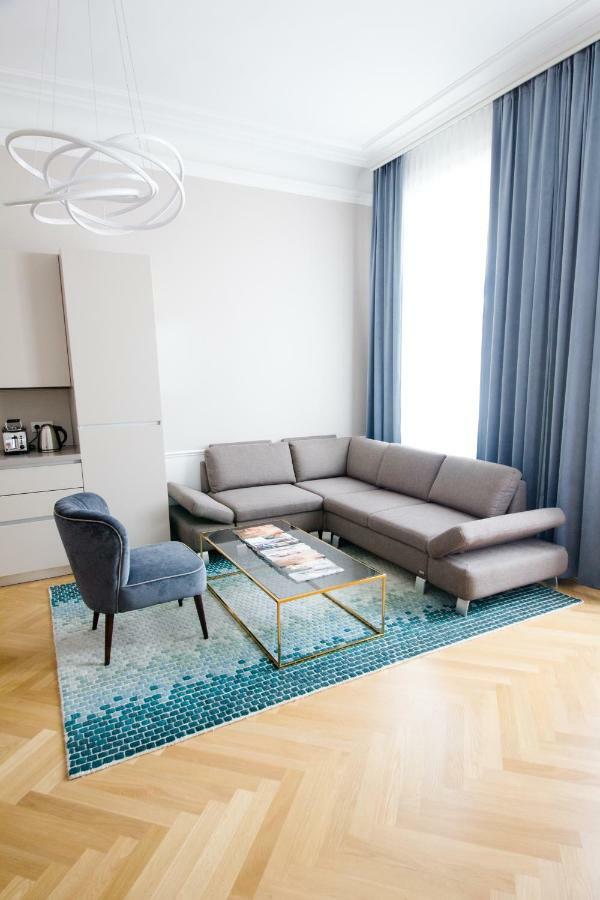 Studio Apartments Urania - Mai'S Apartments Вена Экстерьер фото