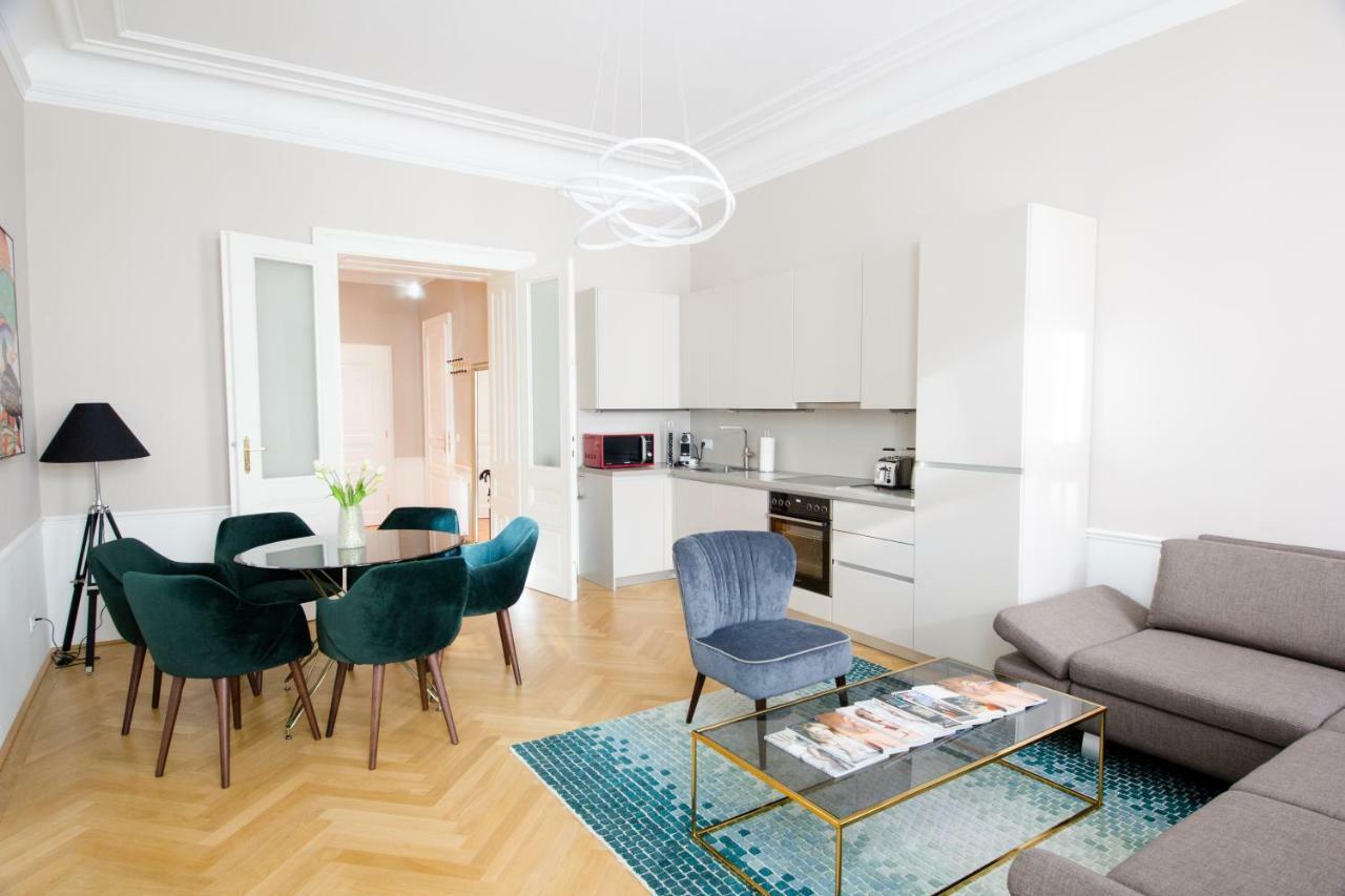 Studio Apartments Urania - Mai'S Apartments Вена Экстерьер фото