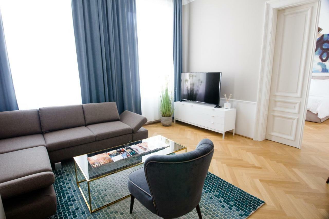 Studio Apartments Urania - Mai'S Apartments Вена Экстерьер фото