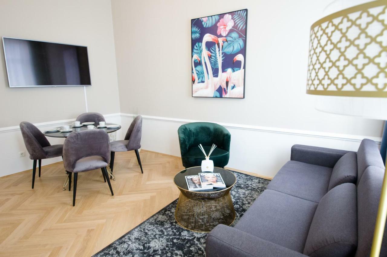 Studio Apartments Urania - Mai'S Apartments Вена Экстерьер фото